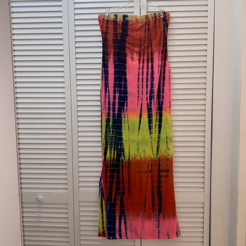 Tie dye strapless dress